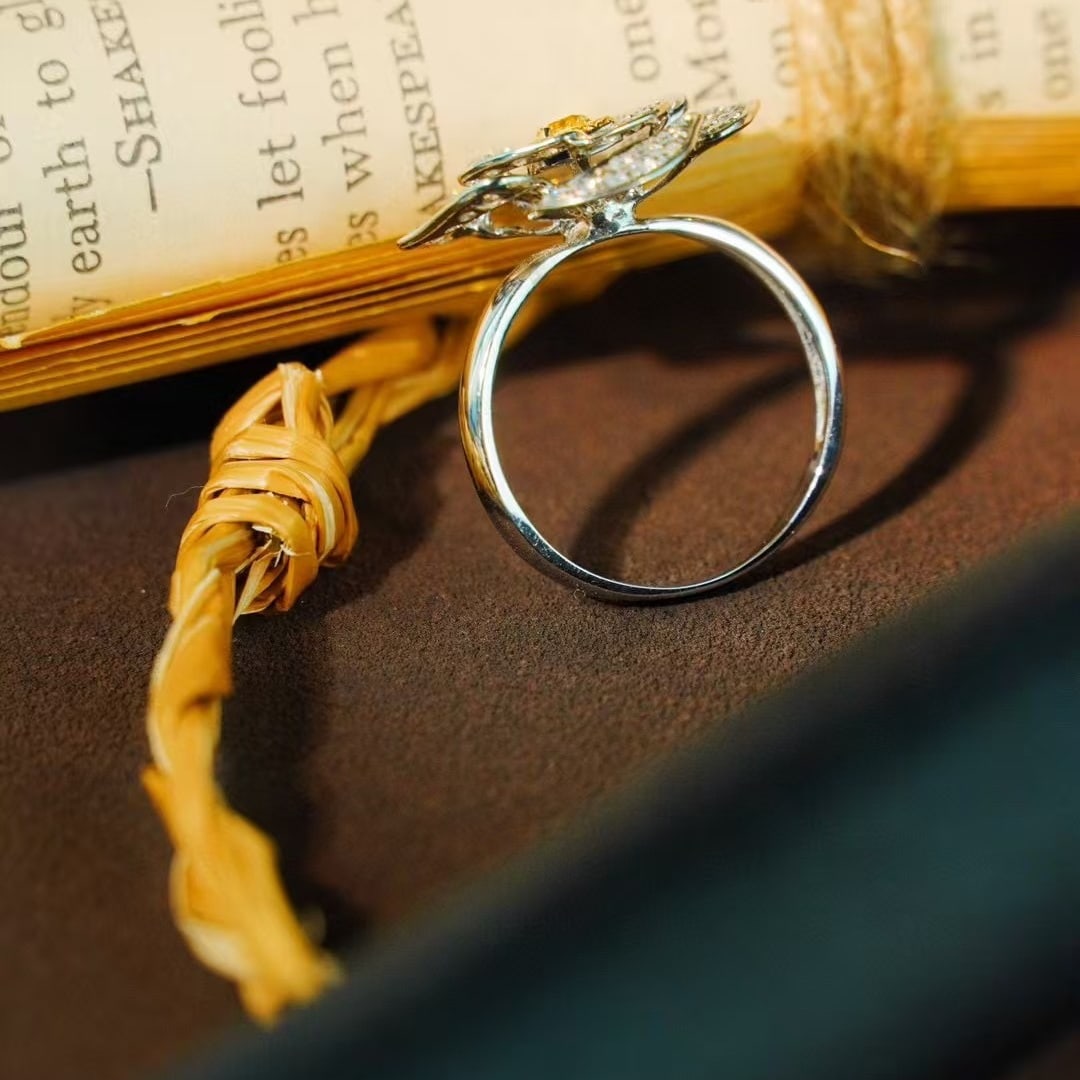 14k Gold 1.00 Ct Natural Color Diamond & Flowers Ring - 2