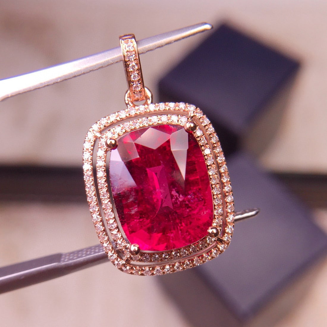 14k Gold 4.35 Ct Natural Tourmaline & Diamond Pendant( Without Chain ): Ref:231133240 // gold content:14k gold // main gemstone:tourmaline // shape:cushion // carat weight:4. 35ct // color:red // treatment:natural // // adjacent gemstone 2 : diamond // shape:round //