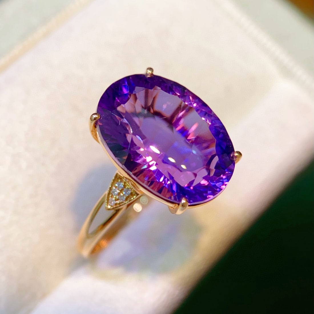 14k Gold 8.73 Ctw Natural Amethyst & Diamond Ring - 4