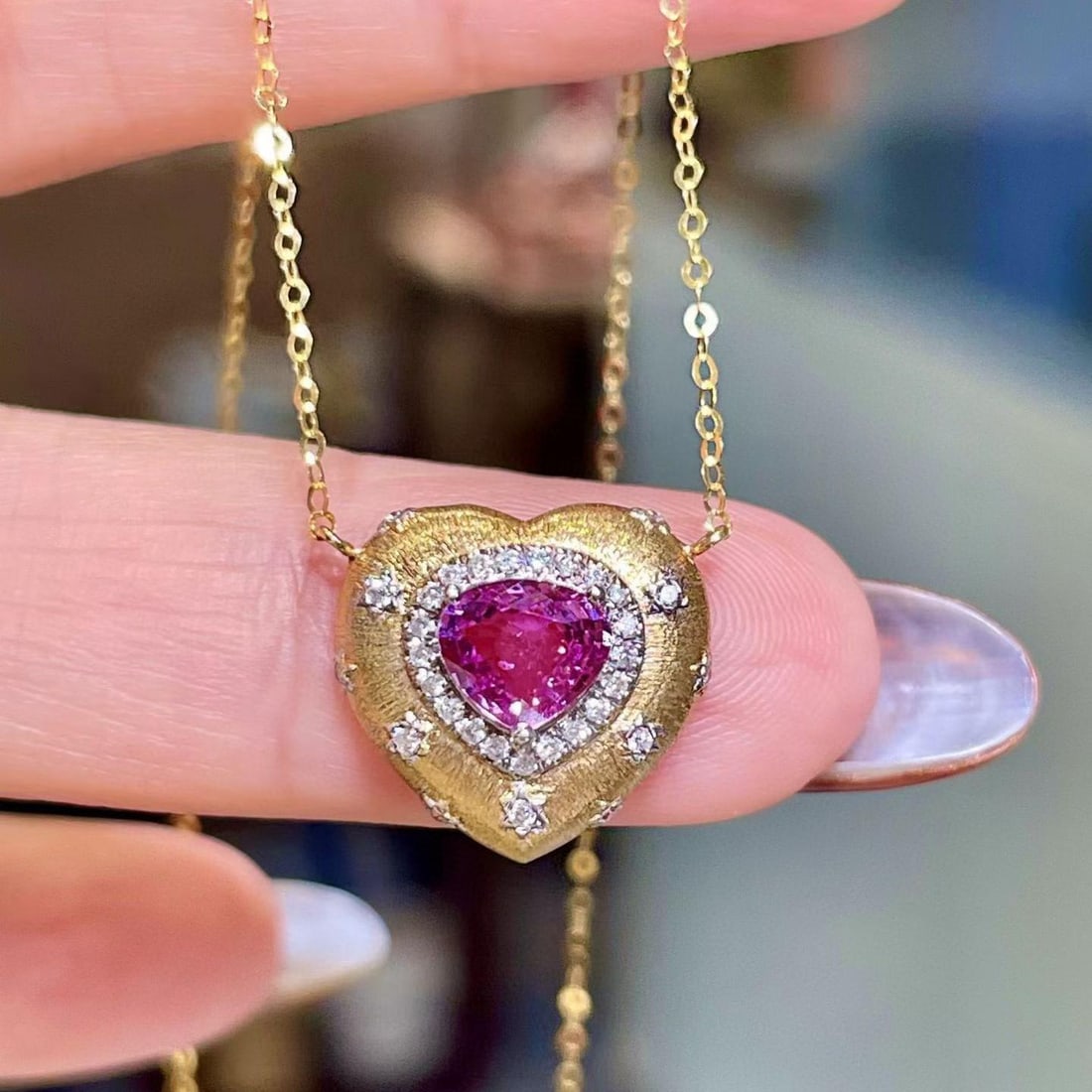 14k Gold 0.88 Ctw Natural Sapphire & Diamond Necklace: Ref:231133253 // gold content:14k gold // main gemstone:sapphire // shape:pear // carat weight:0. 76ct // color:pinkish purple // treatment:natural // // adjacent gemstone 2 : diamond //