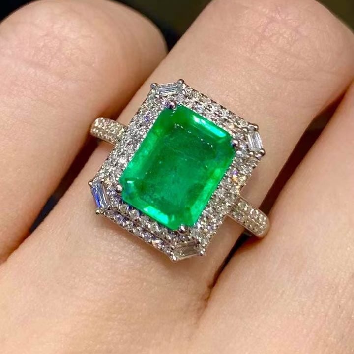 14k Gold 2.3 Ct Natural Emerald & Diamond Ring - 2