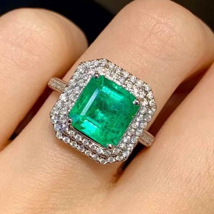 14k Gold 2.8 Ct Natural Emerald & Diamond Ring - 2