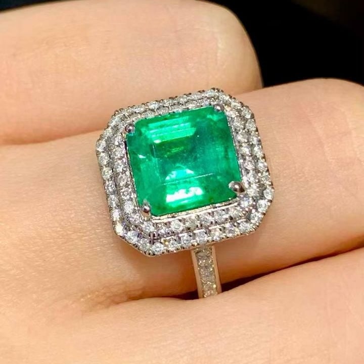14k Gold 2.8 Ct Natural Emerald & Diamond Ring - 3