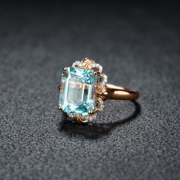 14k Gold 5.24 Ct Natural Aquamarine & Diamond Ring - 3