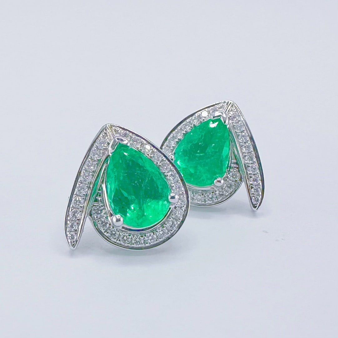 14k Gold 1.70 Ctw Natural Emerald & Diamond Earrings - 2