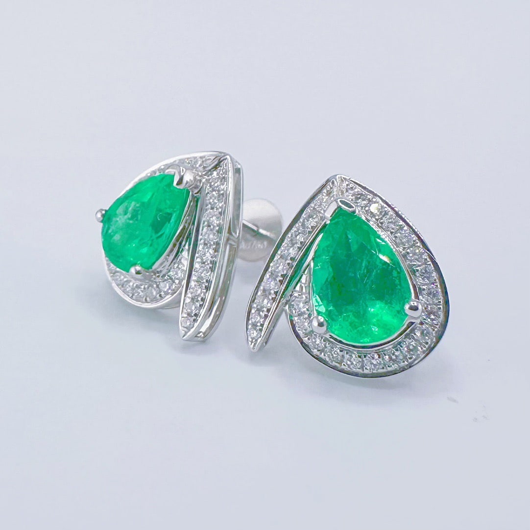 14k Gold 1.70 Ctw Natural Emerald & Diamond Earrings - 4