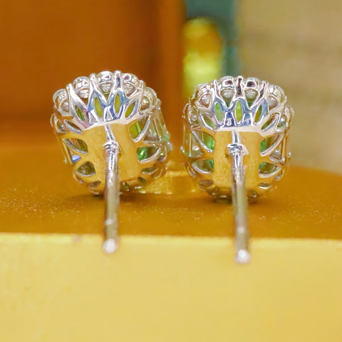 14k Gold 1.85 Ctw Natural Tsavorite & Diamond Earrings - 4