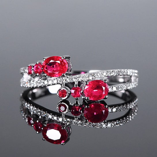 14k Gold 0.70 Ctw Natural Ruby & Ruby Ring: Ref:231134062 // gold content:14k gold // ring size:7. 25us // // main gemstone:ruby // shape:oval // carat weight:0. 6ct // color:red // treatment:natural // // adjacent gemstone 2 : ruby // shape:ro