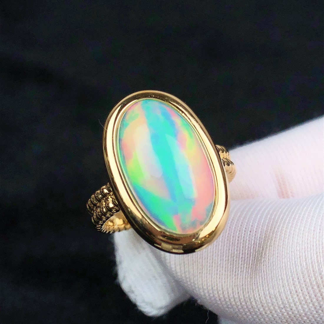 14k Gold 4.36 Ct Natural Opal Ring - 2