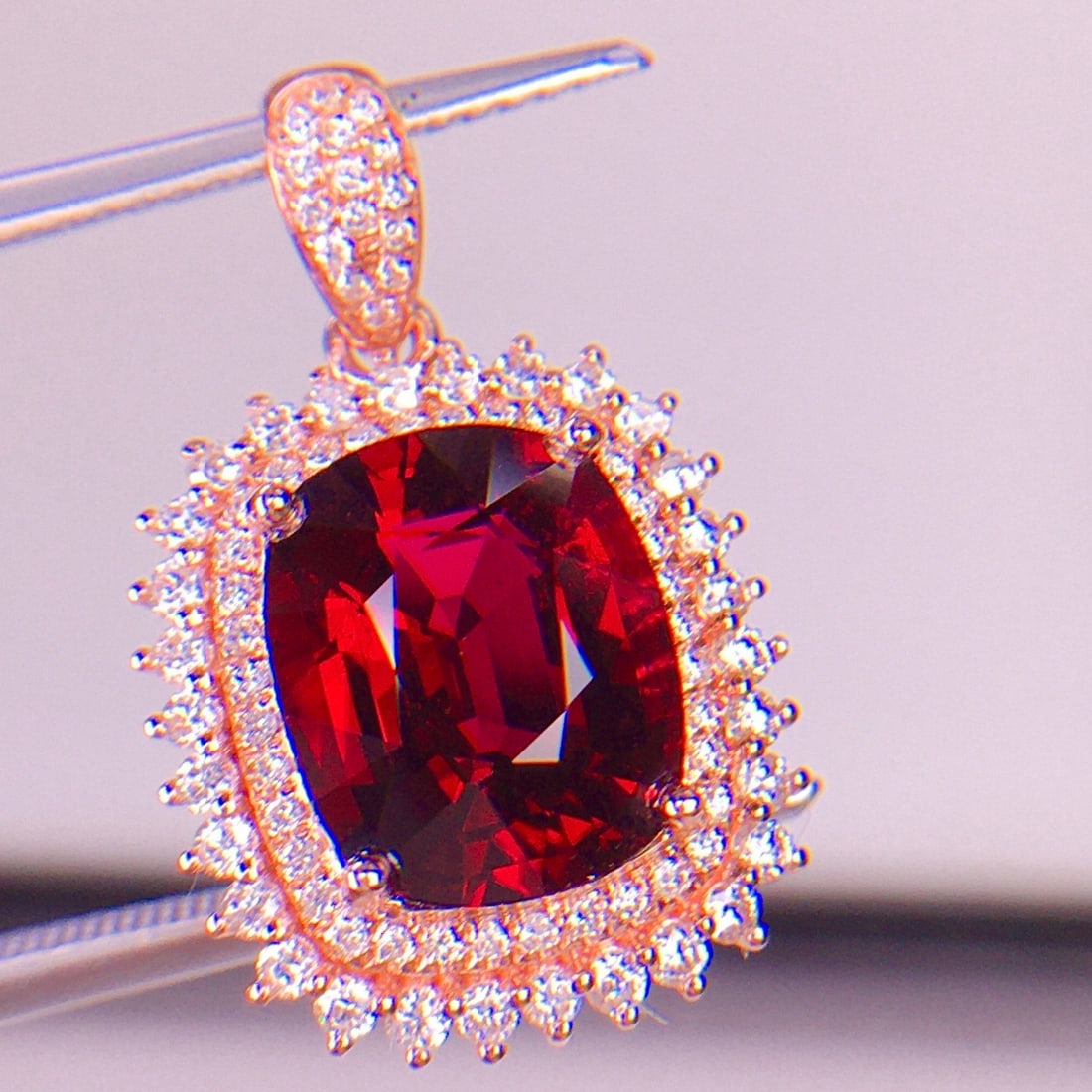 14k Gold 3.66 Ct Natural Tourmaline & Diamond Pendant( Without Chain ): Ref:231134068 // gold content:14k gold // main gemstone:tourmaline // shape:cushion // carat weight:3. 66ct // color:green // treatment:natural // // adjacent gemstone 2 : diamond // shape:round //