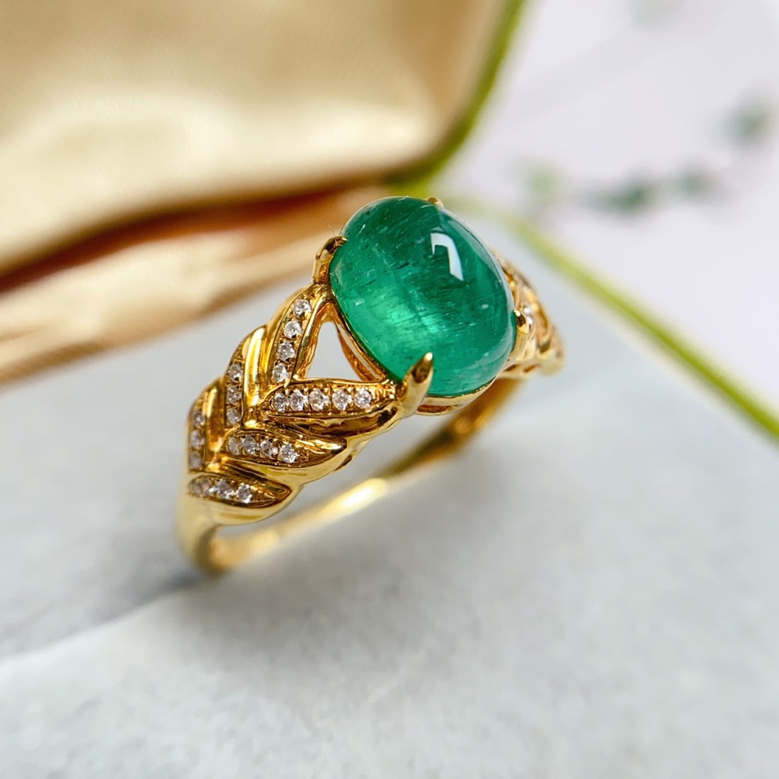 14k Gold 2.00 Ct Natural Emerald & Diamond Ring - 3