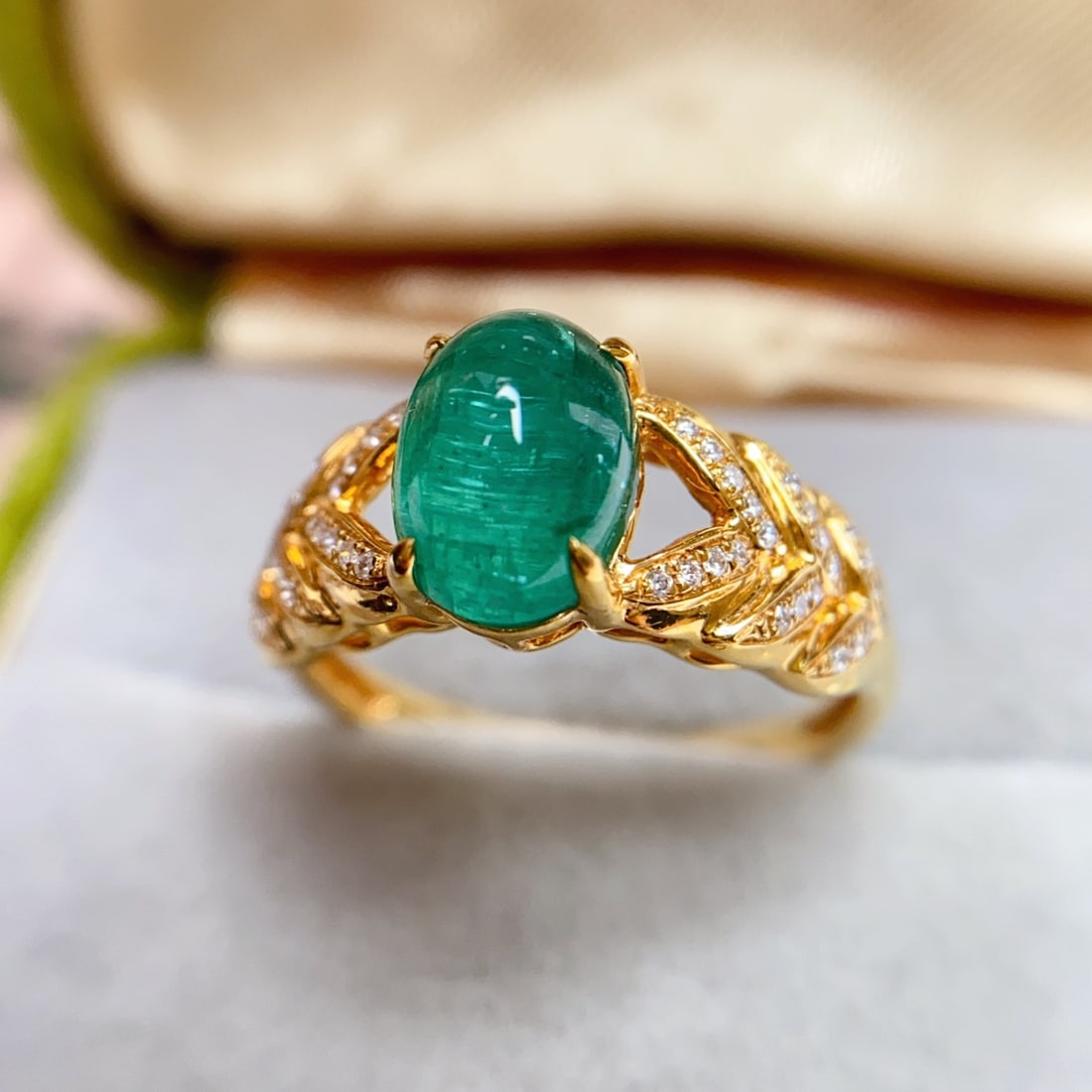 14k Gold 2.00 Ct Natural Emerald & Diamond Ring - 4