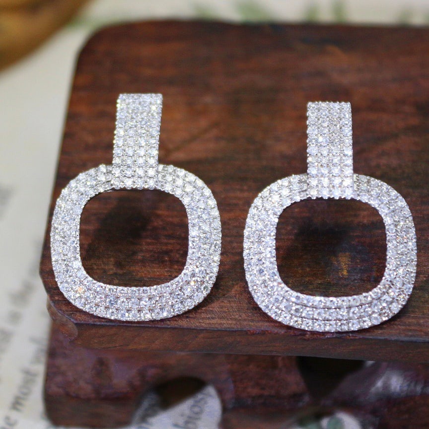 14k Gold 1.65 Ct Natural H Diamond Earrings: Ref:231134080 // gold content:14k gold // main gemstone:diamond // shape:round // carat weight:1. 65ct // clarity grade:vs-si // color:h // treatment:natural // cut grade:g // Condition: NewLow