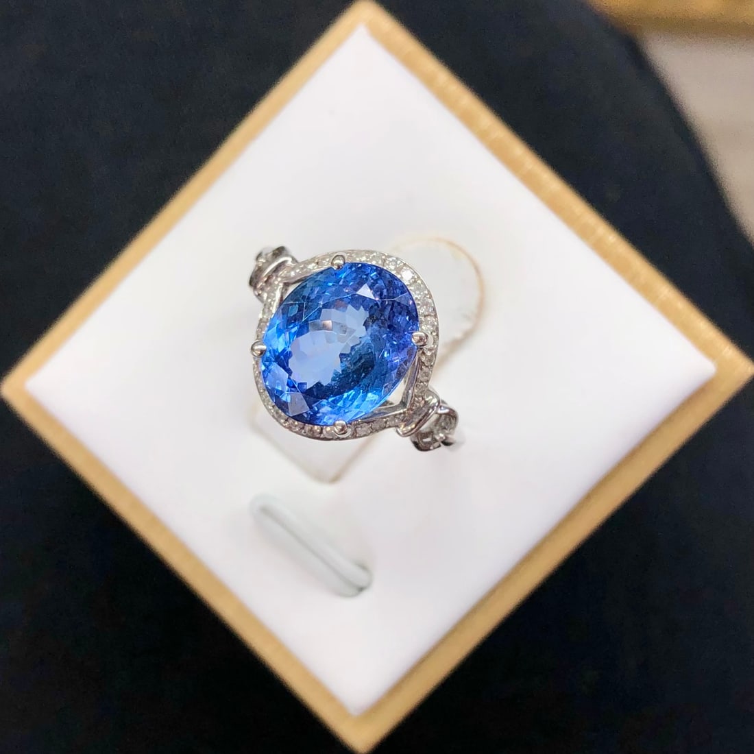 14k Gold 4.22 Ctw Natural Tanzanite & Diamond Ring - 2