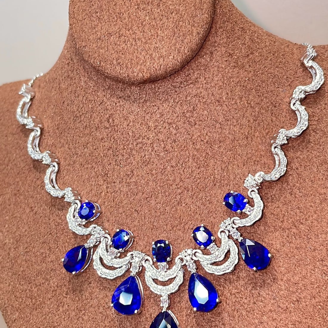 14k Gold 8.05 Ctw Natural Sapphire & Diamond Necklace - 2