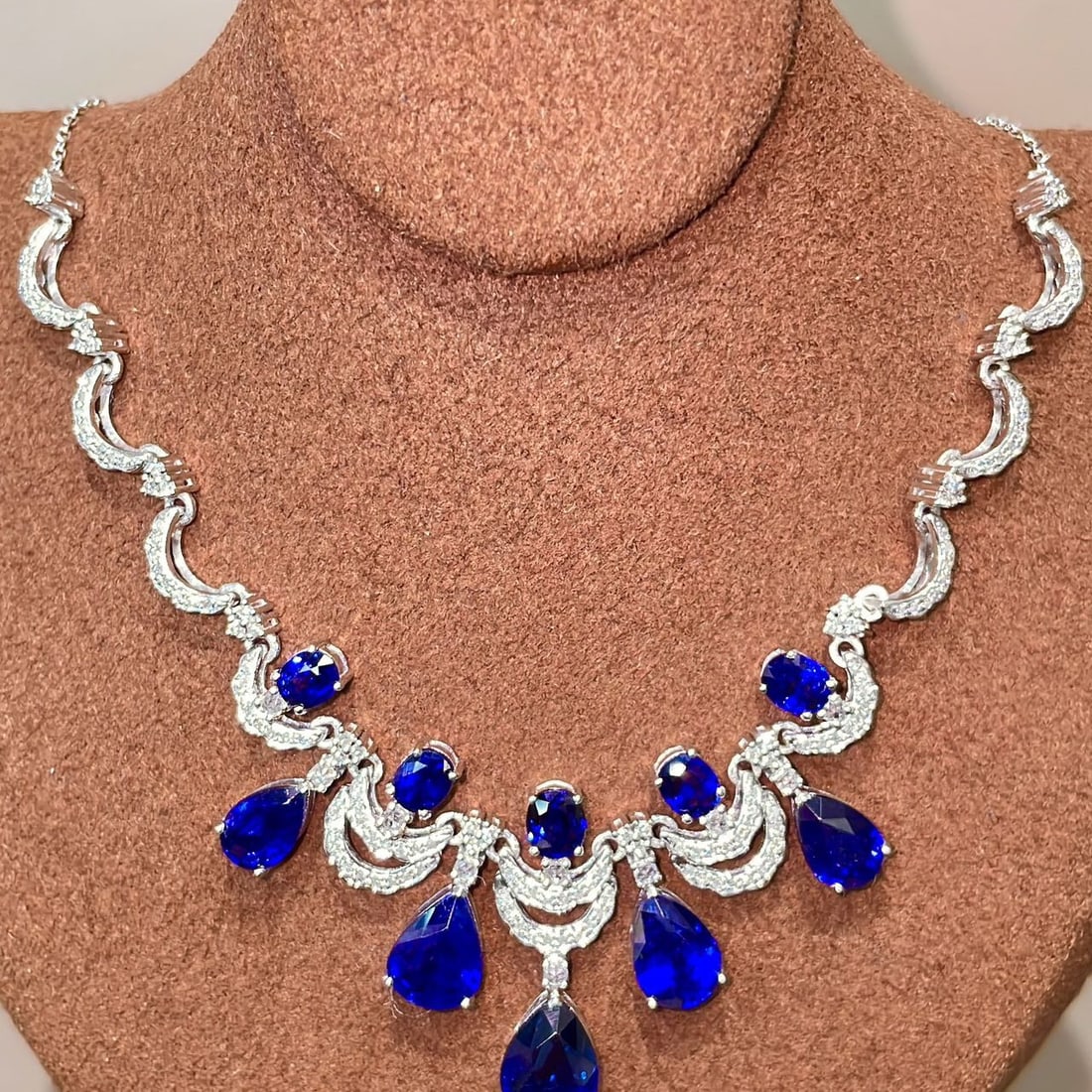 14k Gold 8.05 Ctw Natural Sapphire & Diamond Necklace - 3