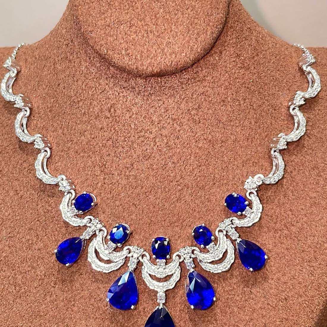 14k Gold 8.05 Ctw Natural Sapphire & Diamond Necklace - 4