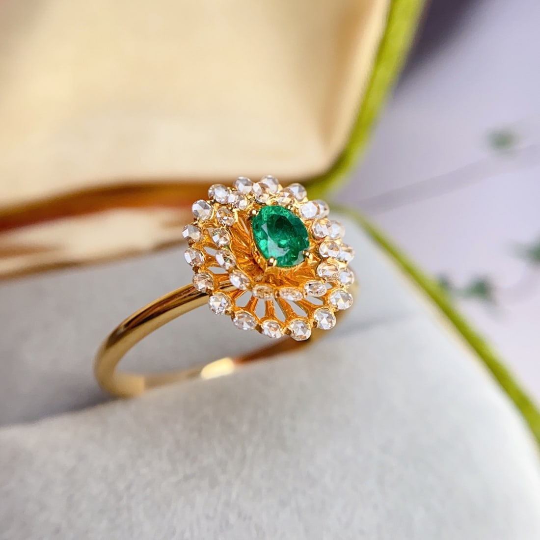 14k Gold 0.45 Ct Natural Emerald & Diamond Ring - 3