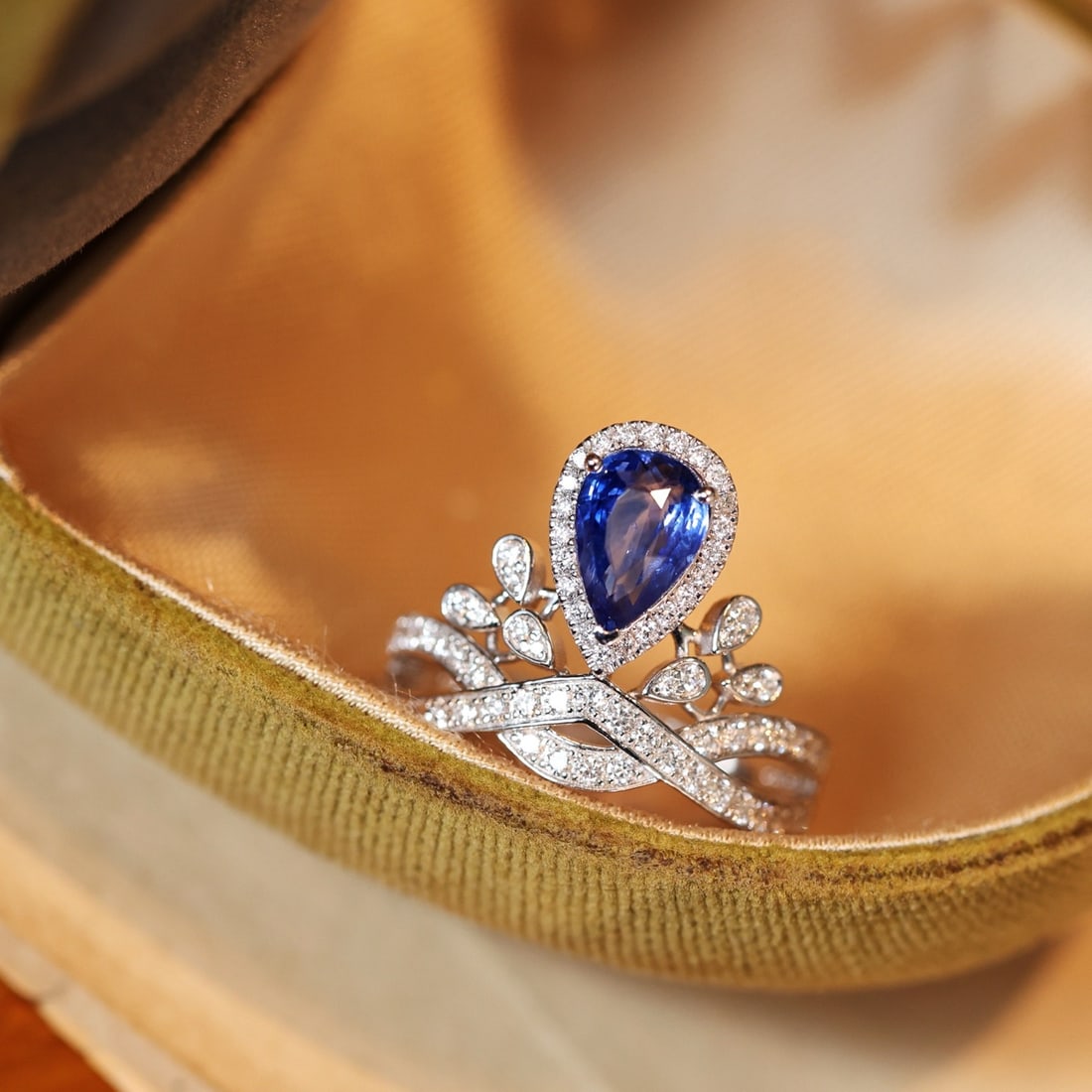 14k Gold 2.10 Ctw Natural Sapphire & Diamond Ring - 3