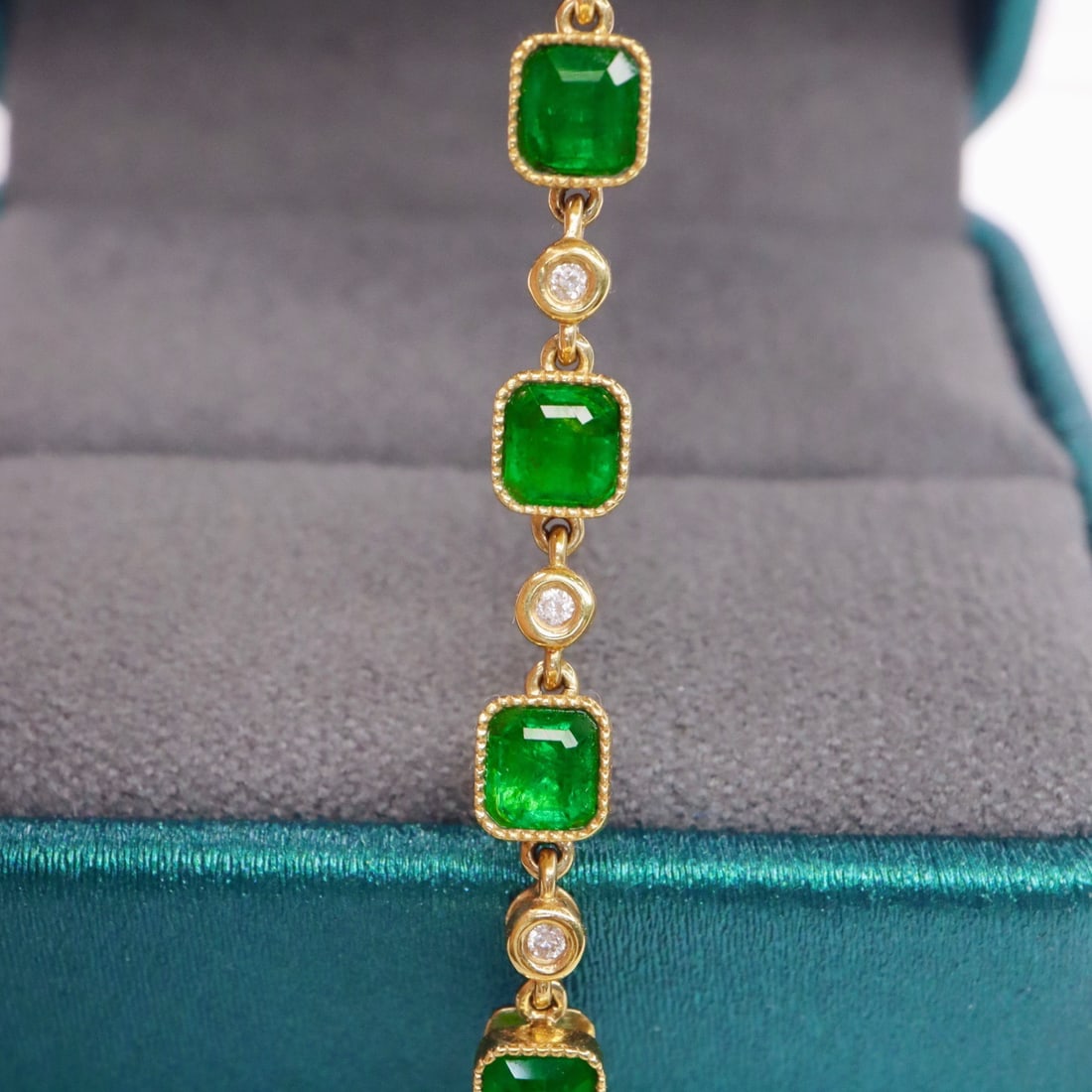 14k Gold 1.77 Ctw Vivid Green Natural Emerald & Diamond Bracelet - 2