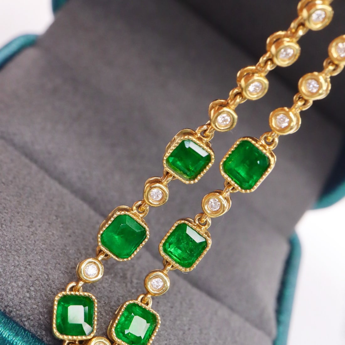 14k Gold 1.77 Ctw Vivid Green Natural Emerald & Diamond Bracelet - 5