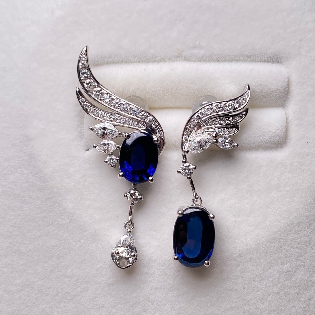 14k Gold 8.12 Ctw Natural Sapphire & Diamond Earrings: Ref:231134160 // gold content:14k gold // main gemstone:sapphire // shape:oval // carat weight:6. 79ct // color:blue // treatment:natural // // adjacent gemstone 2 : diamond // shape:multiple //