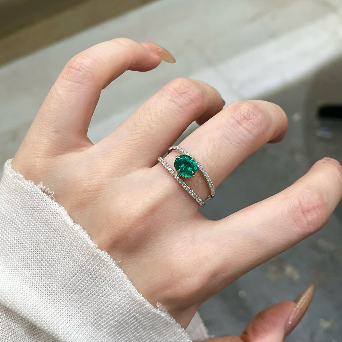 14k Gold 0.91 Ct Vivid Green Natural Emerald & Diamond Ring - 5