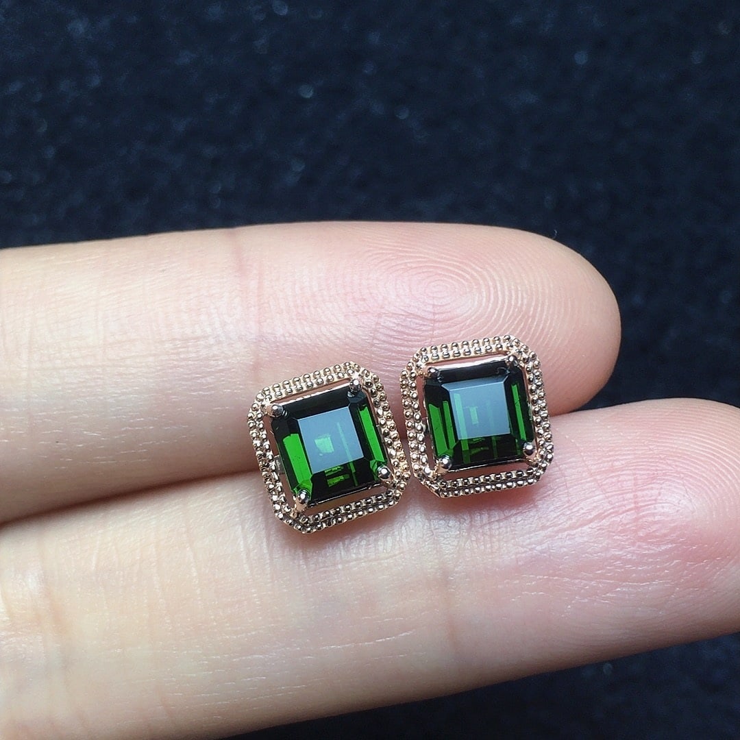 14k Gold 2.56 Ct Natural Tourmaline Earrings: Ref:231134167 // gold content:14k gold // main gemstone:tourmaline // shape:octagonal // carat weight:2. 56ct // color:green // treatment:natural // High Estimate: 4300Condition: NewLow Estimate: