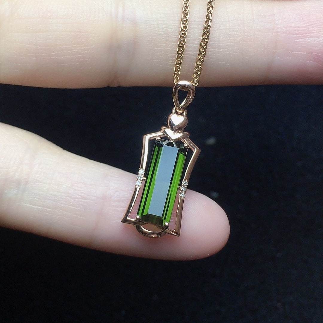 14k Gold 1.69 Ct Natural Tourmaline & Diamond Pendant( Without Chain ): Ref:231134171 // gold content:14k gold // main gemstone:tourmaline // shape:octagonal // carat weight:1. 69ct // color:green // treatment:natural // // adjacent gemstone 2 : diamond // number of