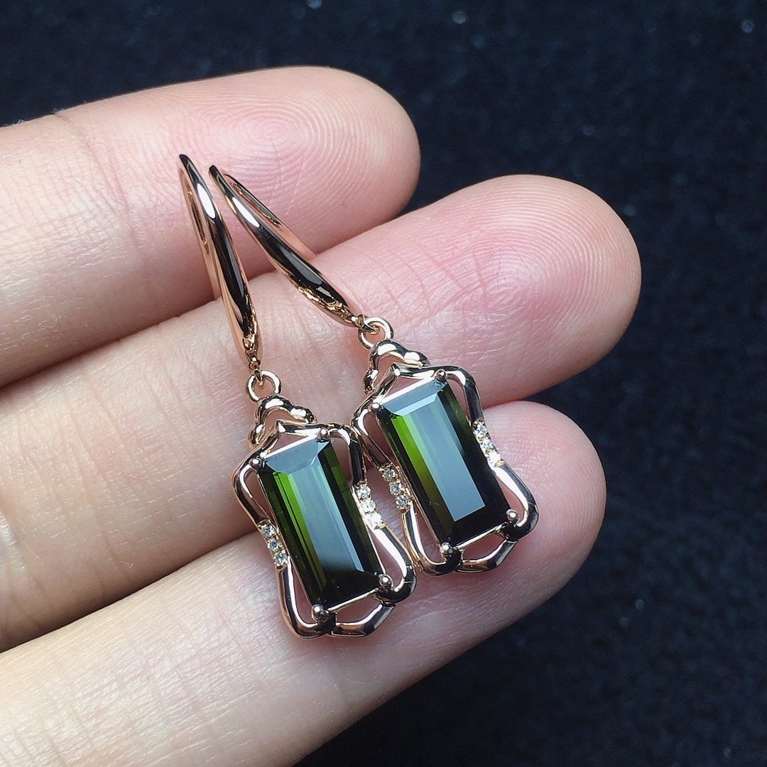 14k Gold 2.55 Ct Natural Tourmaline & Diamond Earrings: Ref:231134172 // gold content:14k gold // main gemstone:tourmaline // shape:octagonal // carat weight:2. 55ct // color:green // treatment:natural // // adjacent gemstone 2 : diamond // number of