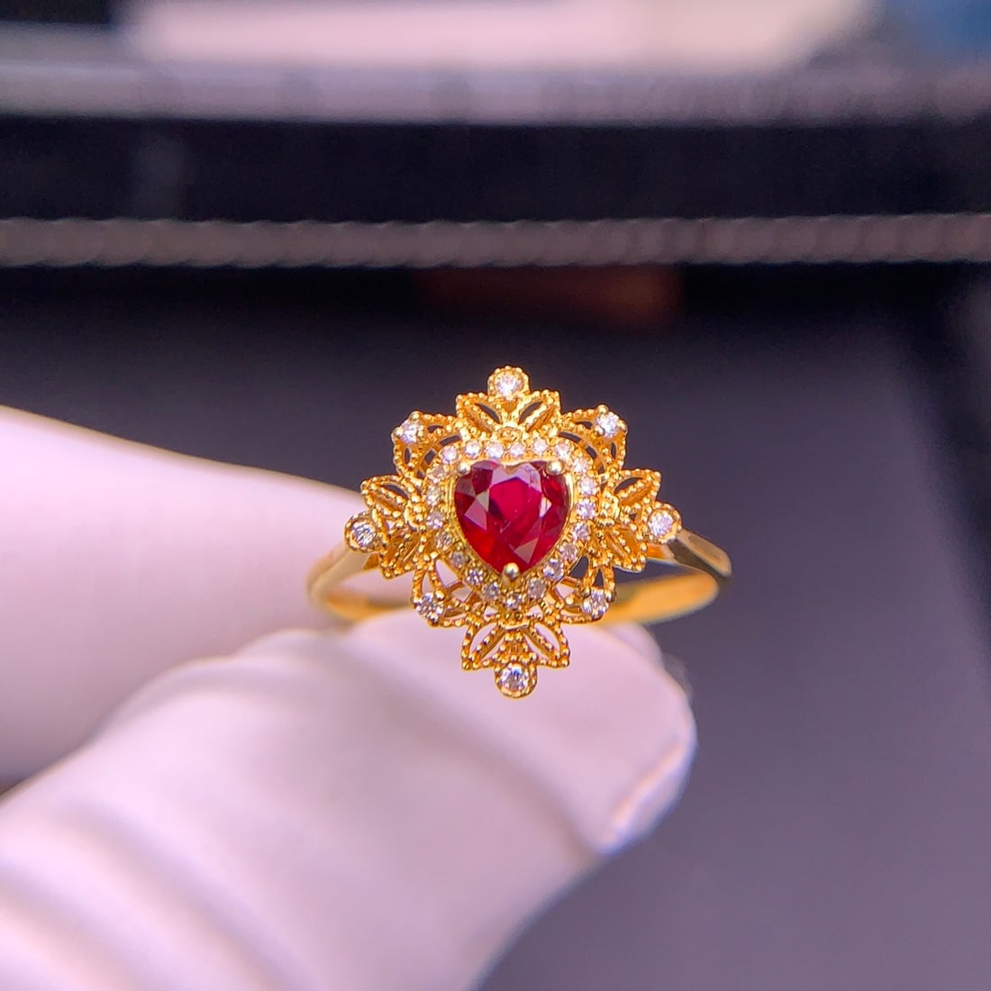 14k Gold 0.52 Ct Natural Ruby & Diamond Ring: Ref:231134175 // gold content:14k gold // ring size:7. 25us // // main gemstone:ruby // shape:heart // carat weight:0. 52ct // color:pigeonblood red // treatment:natural // // adjacent gemstone 2 : di