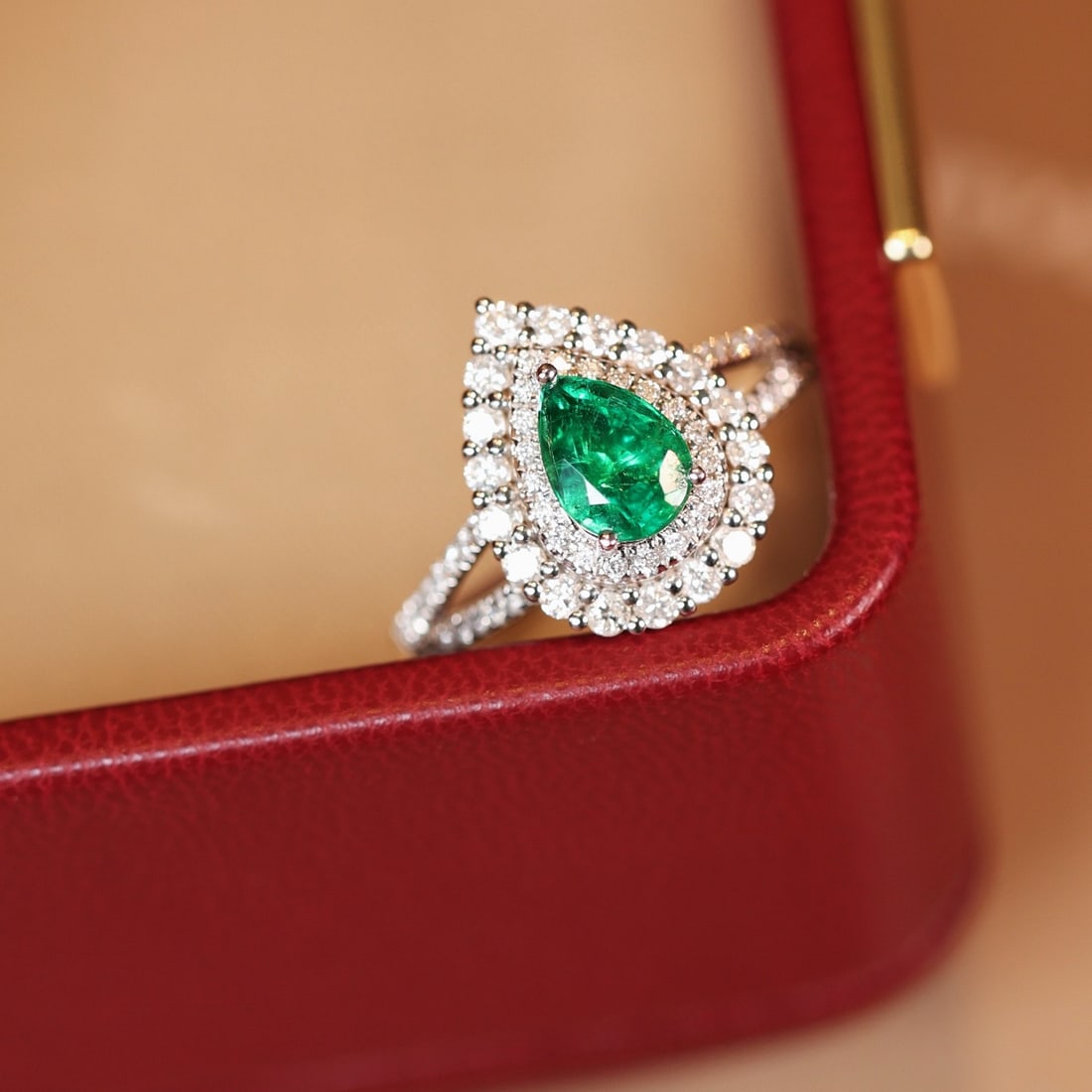 14k Gold 1.41 Ctw Vivid Green Natural Emerald & Diamond Ring - 3