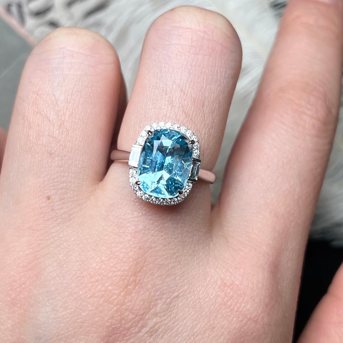 14k Gold 4.34 Ctw Natural Aquamarine & Diamond Ring - 3