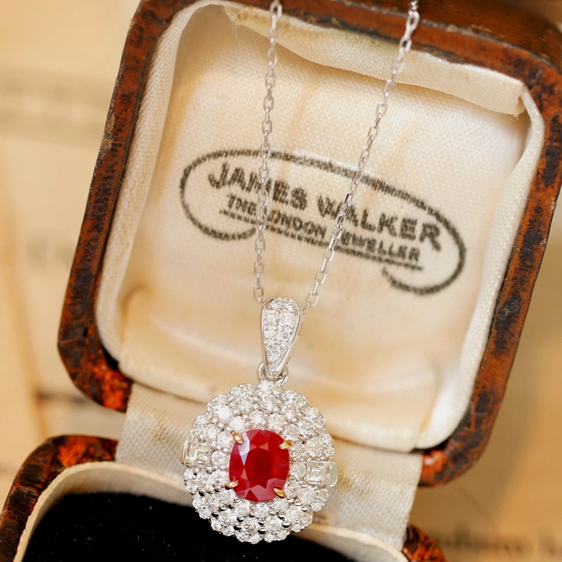 14k Gold 1.92 Ctw Natural Ruby & Diamond Pendant( Without Chain ): Ref:231134181 // gold content:14k gold // main gemstone:ruby // shape:oval // carat weight:1. 07ct // color:pigeonblood red // treatment:natural // // adjacent gemstone 2 : diamond //