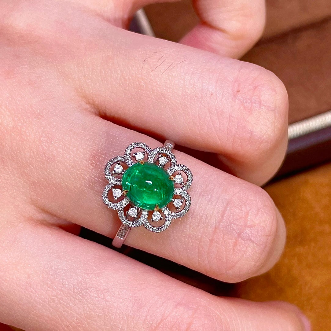 14k Gold 1.7 Ct Natural Emerald & Diamond Ring - 3