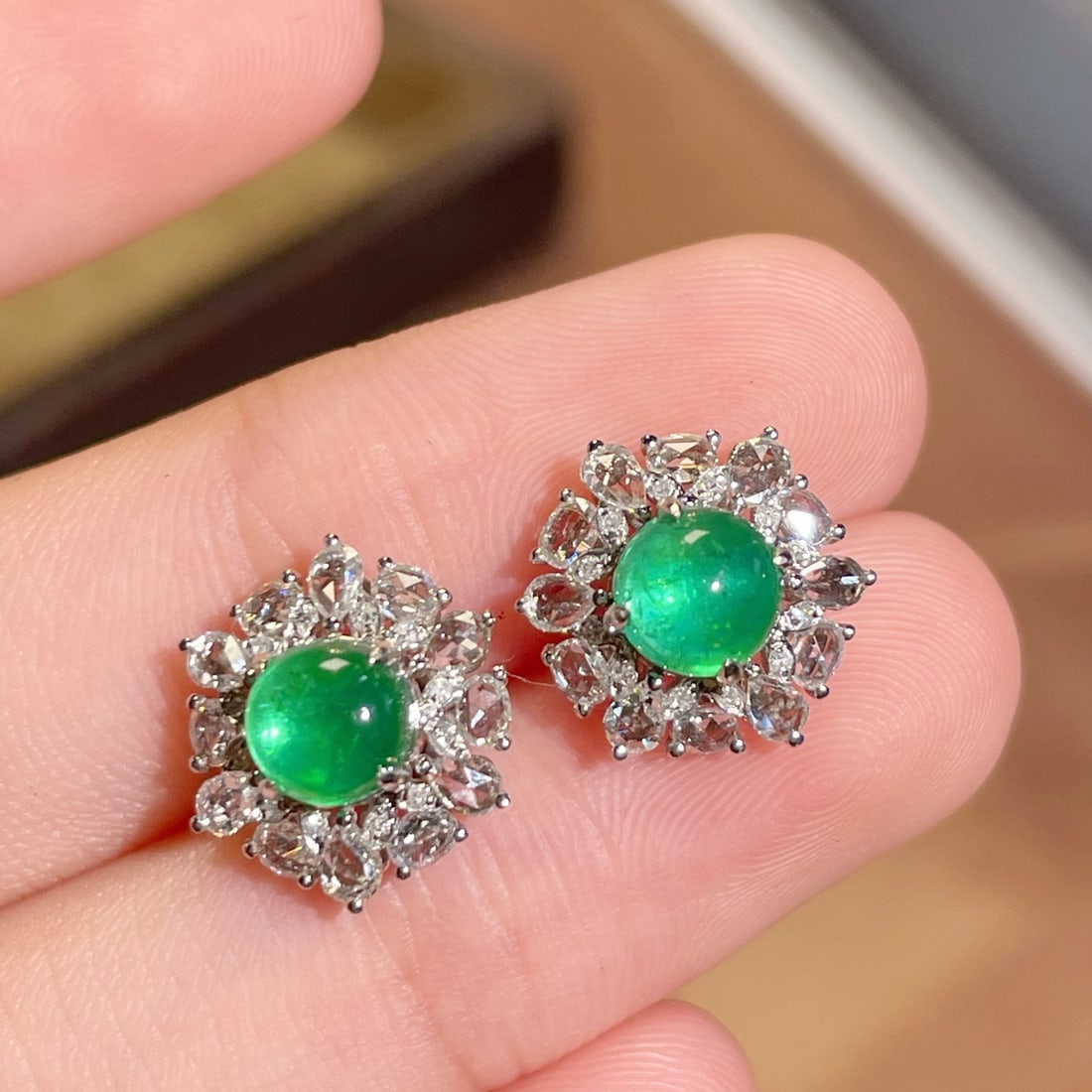 14k Gold 2.15 Ctw Natural Emerald & Diamond Earrings - 6