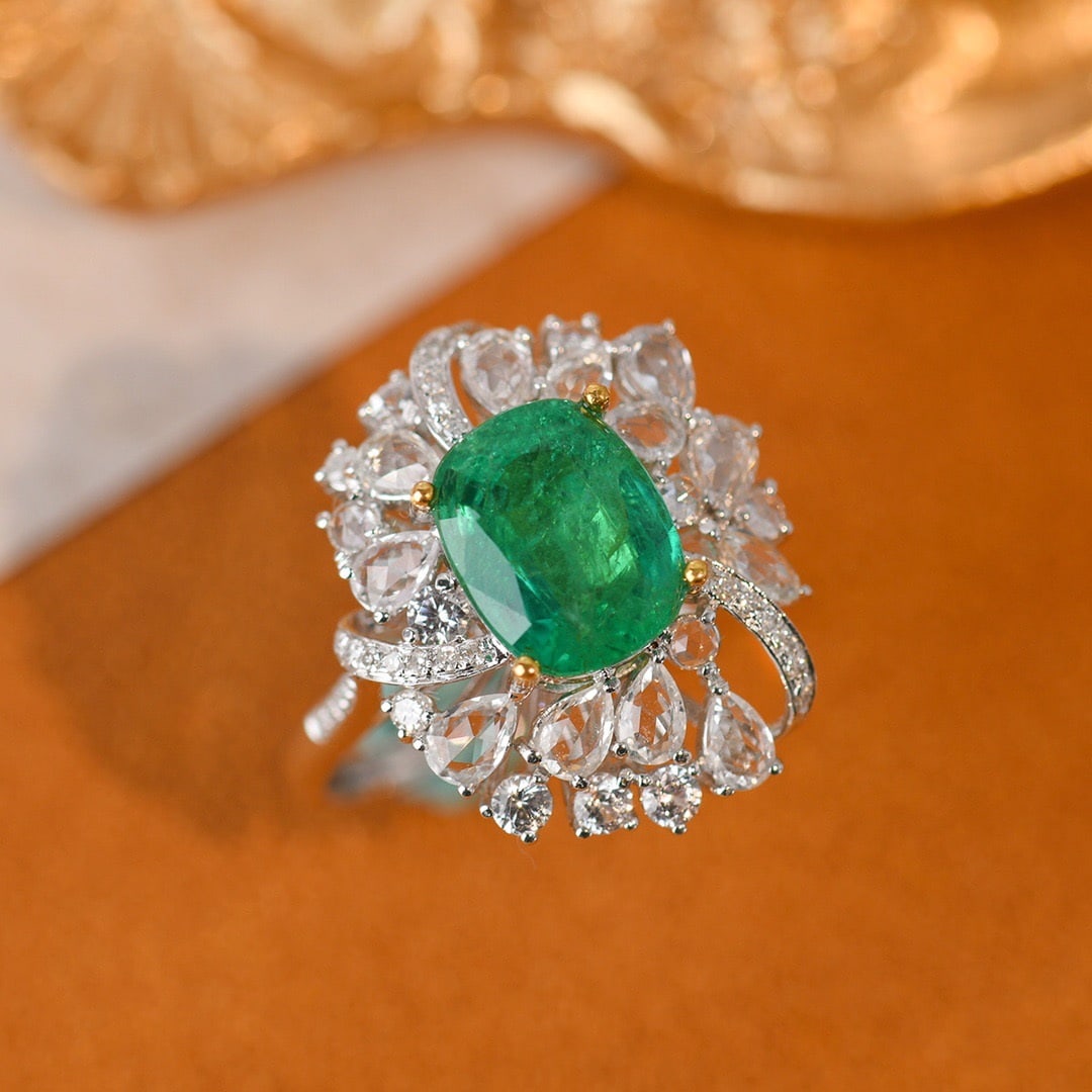 14k Gold 3.56 Ctw Natural Emerald & Sapphire Ring: Ref:231134197 // gold content:14k gold // ring size:7. 25us // // main gemstone:emerald // shape:cushion // carat weight:2. 3ct // color:green // treatment:natural // // adjacent gemstone 2 :