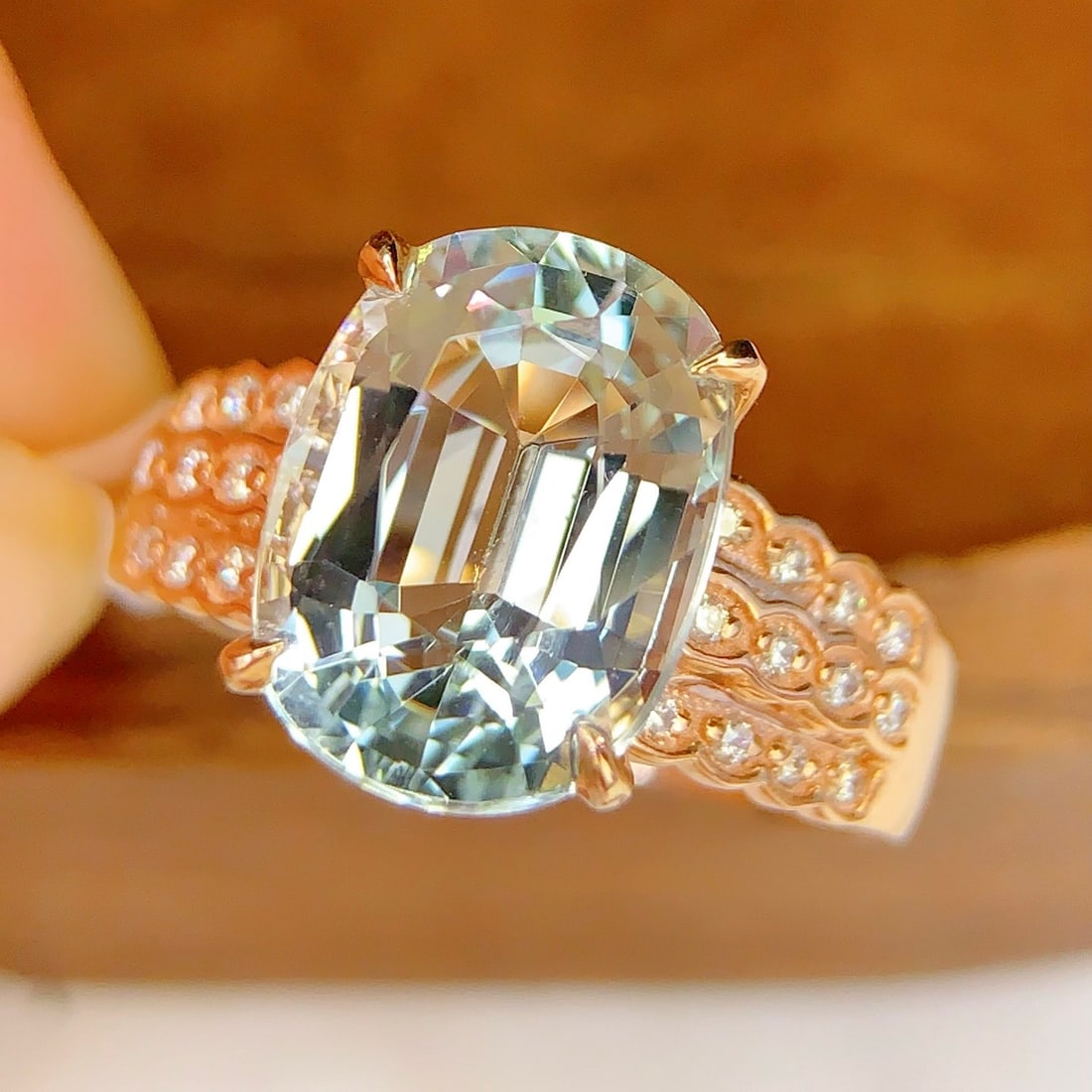 14k Gold 4.6 Ct Natural Aquamarine & Diamond Ring - 2