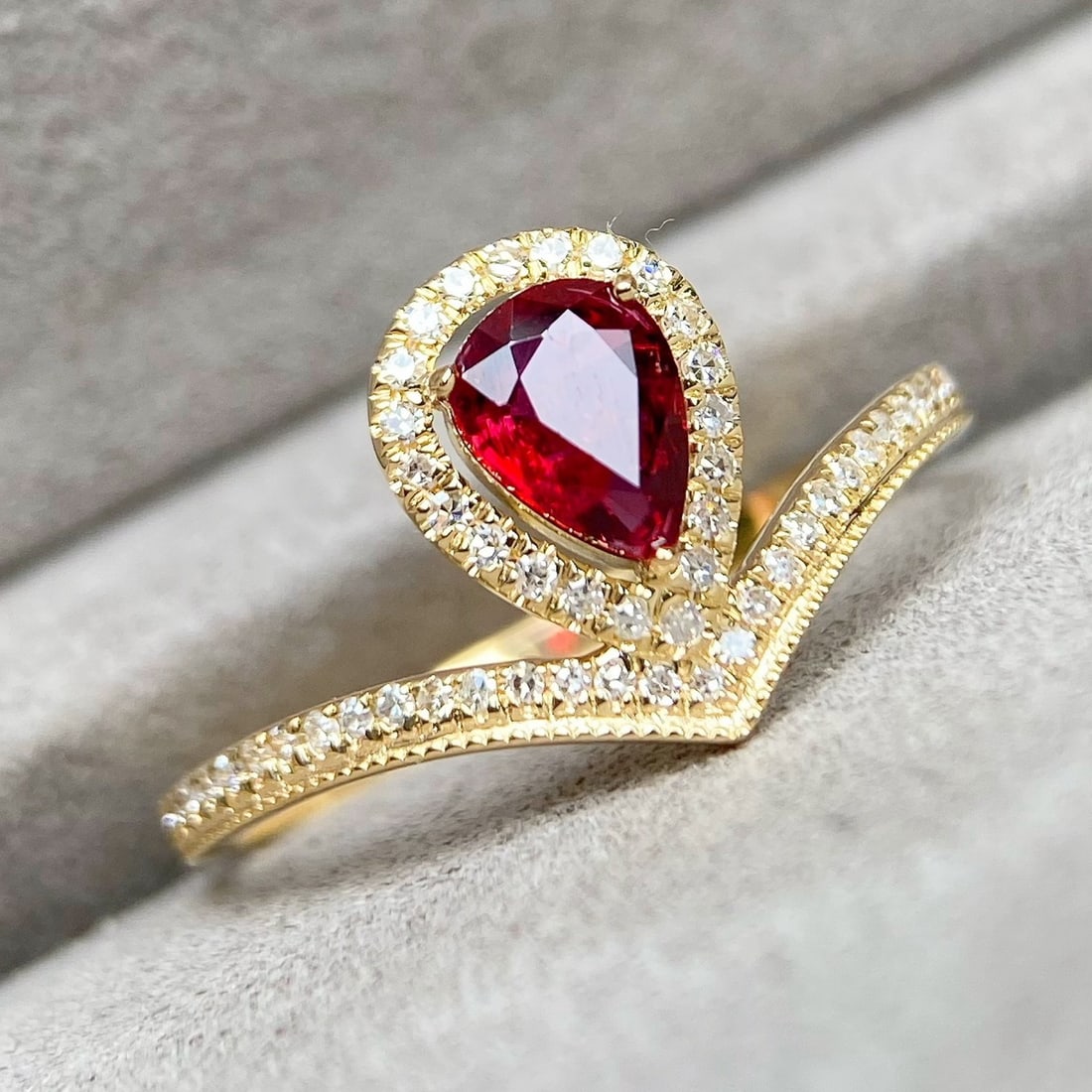 14k Gold 0.76 Ctw Natural Ruby & Diamond Ring - 6