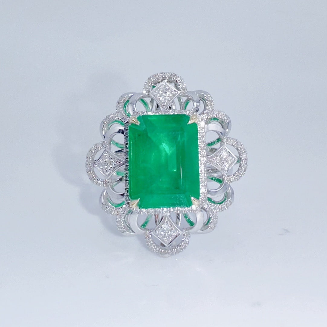 14k Gold 4.70 Ctw Natural Emerald & Diamond Ring/pendant( Without Chain ): Ref:231134213 // gold content:14k gold // ring size:7. 25us // // main gemstone:emerald // shape:octagonal // carat weight:4. 26ct // color:green // treatment:natural // // adjacent gemstone 2 :