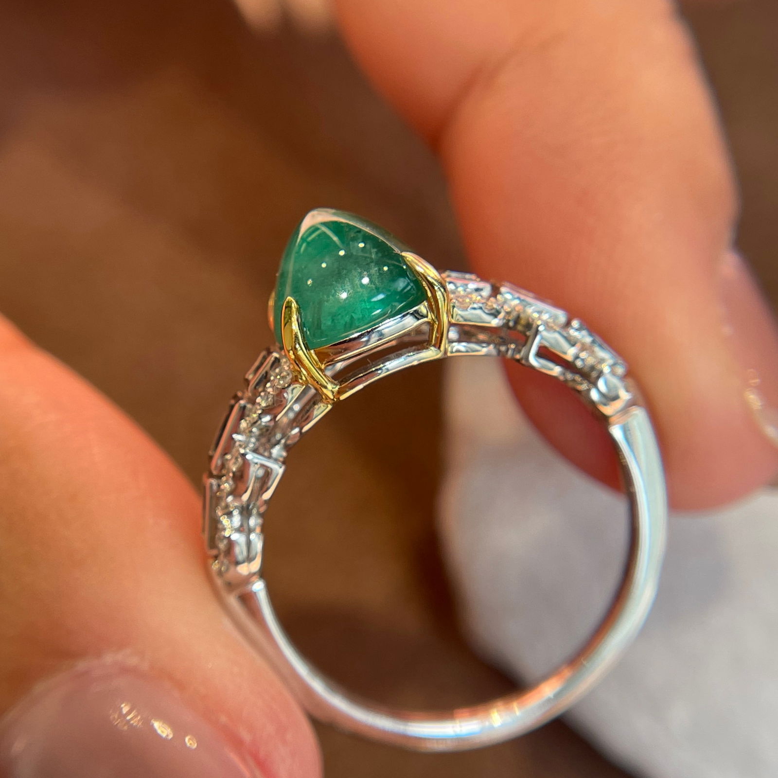 14k Gold 2 Ct Natural Emerald & Sapphire & Diamond Ring - 2