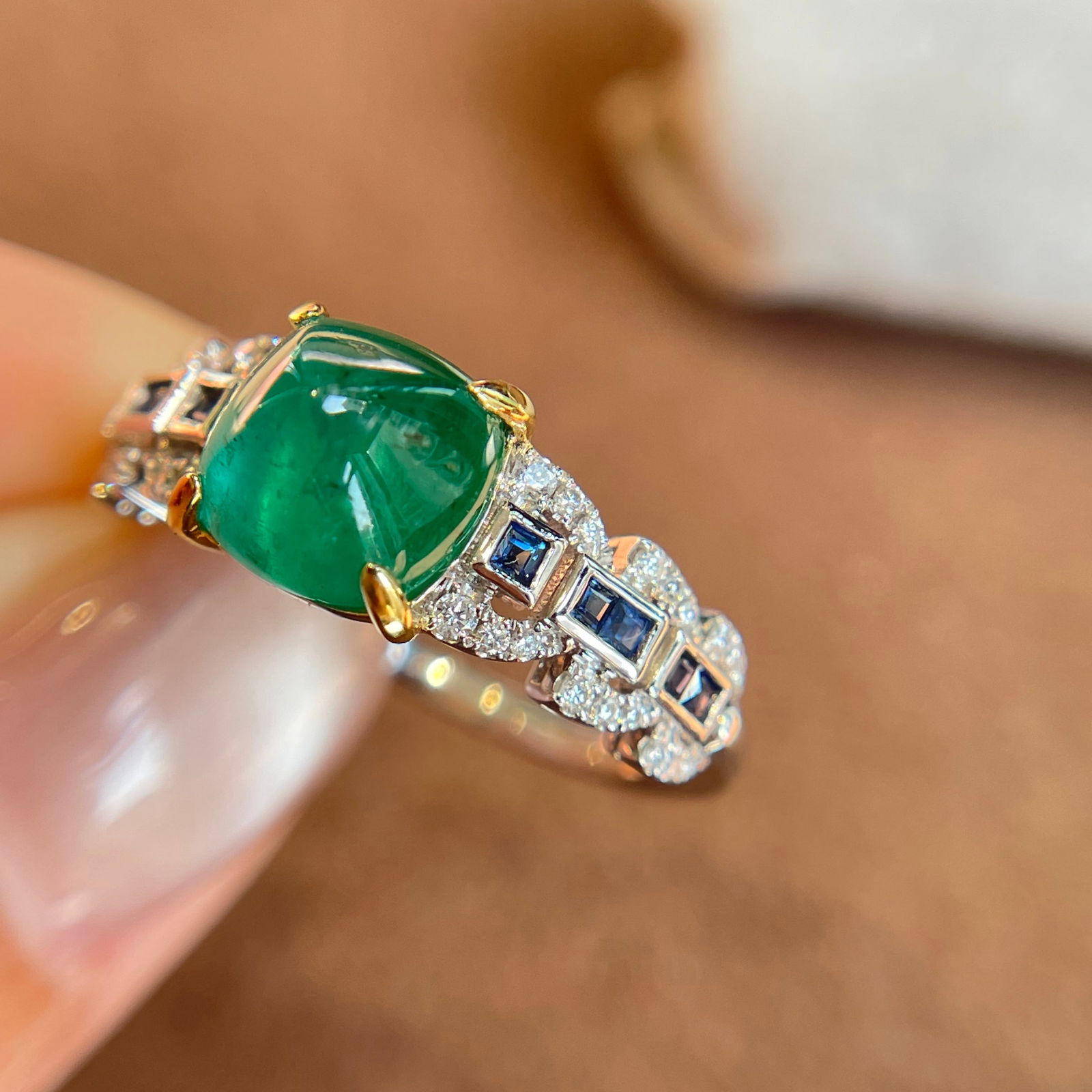 14k Gold 2 Ct Natural Emerald & Sapphire & Diamond Ring - 4