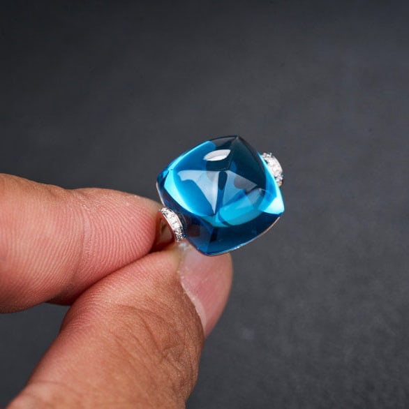 14k Gold 22.56 Ct Natural Topaz & Diamond Ring - 8