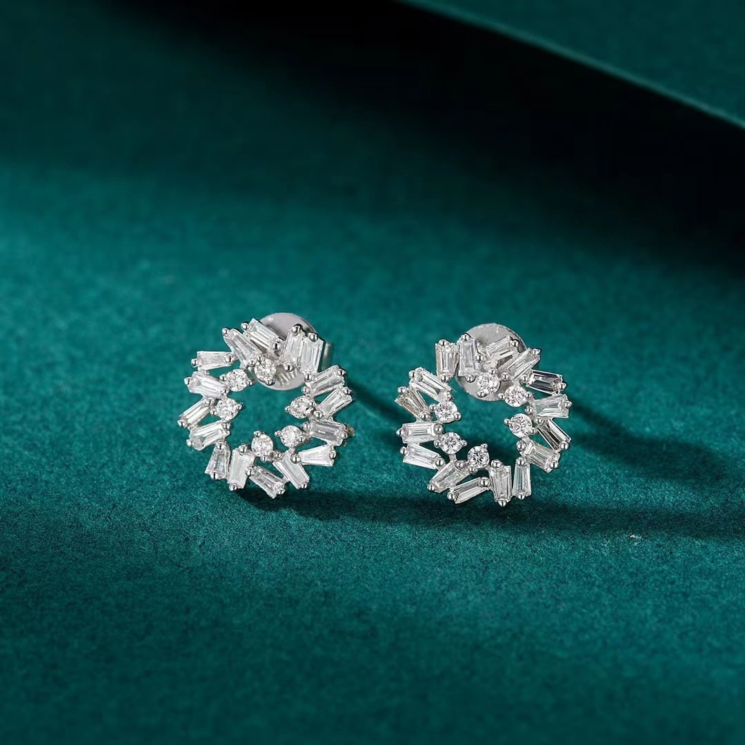 14k Gold 0.52 Ctw Natural H Diamond Earrings: Ref:231134285 // gold content:14k gold // main gemstone:diamond // shape:baguette // carat weight:0. 42ct // clarity grade:vs-si // color:h // treatment:natural // // adjacent gemstone 2 : diamond