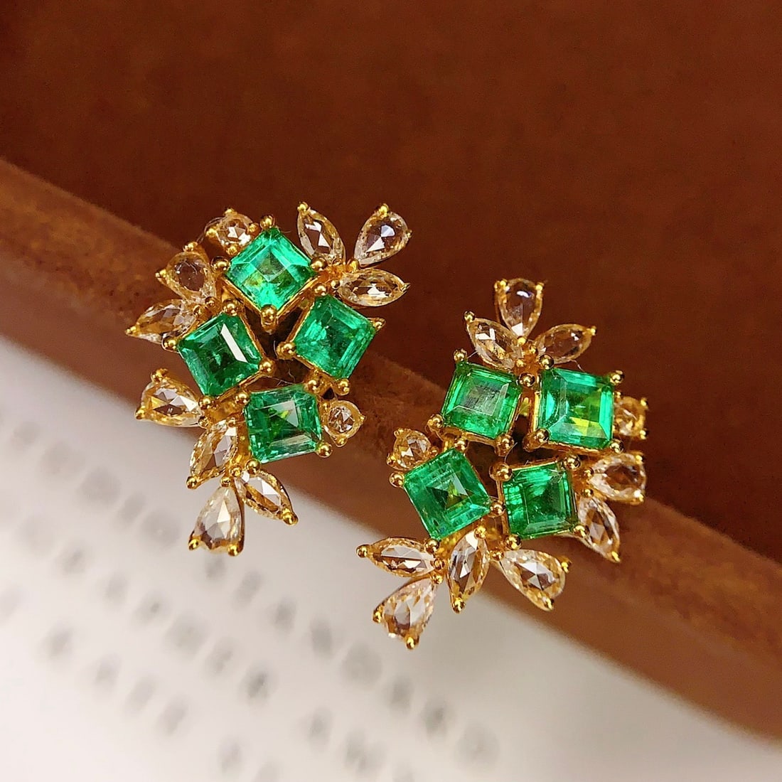 14k Gold 1.5 Ct Natural Emerald & Sapphire Earrings - 2