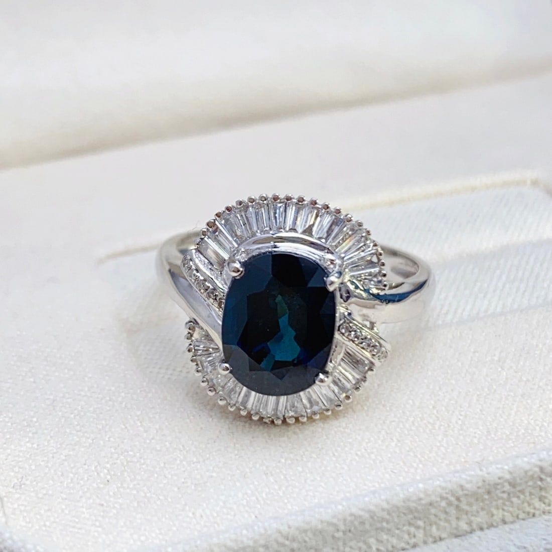 14k Gold 3.10 Ct Natural Sapphire & Diamond Ring - 2