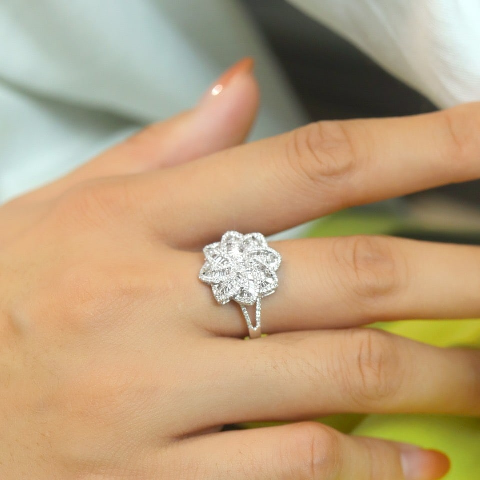 14k Gold 0.65 Ct Natural H Diamond Ring - 5