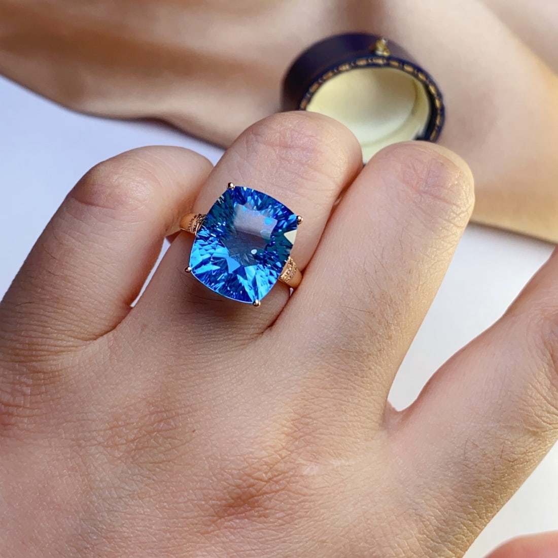 14k Gold 12.50 Ct Natural Topaz & Diamond Ring - 6