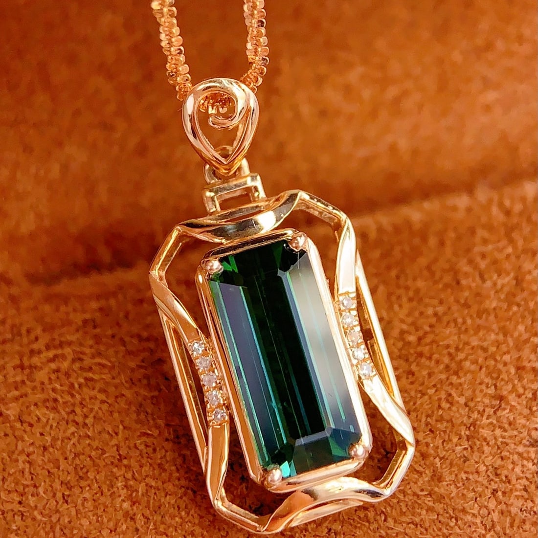 14k Gold 2.25 Ct Natural Tourmaline & Diamond Pendant( Without Chain ) - 4