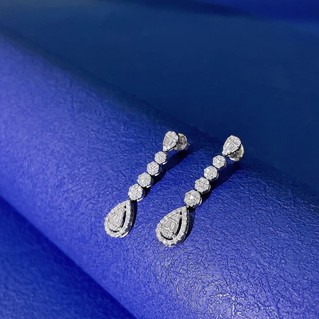 14k Gold 0.80 Ctw Natural H Diamond Earrings - 3